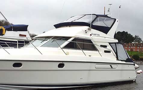Flybridge enclosures